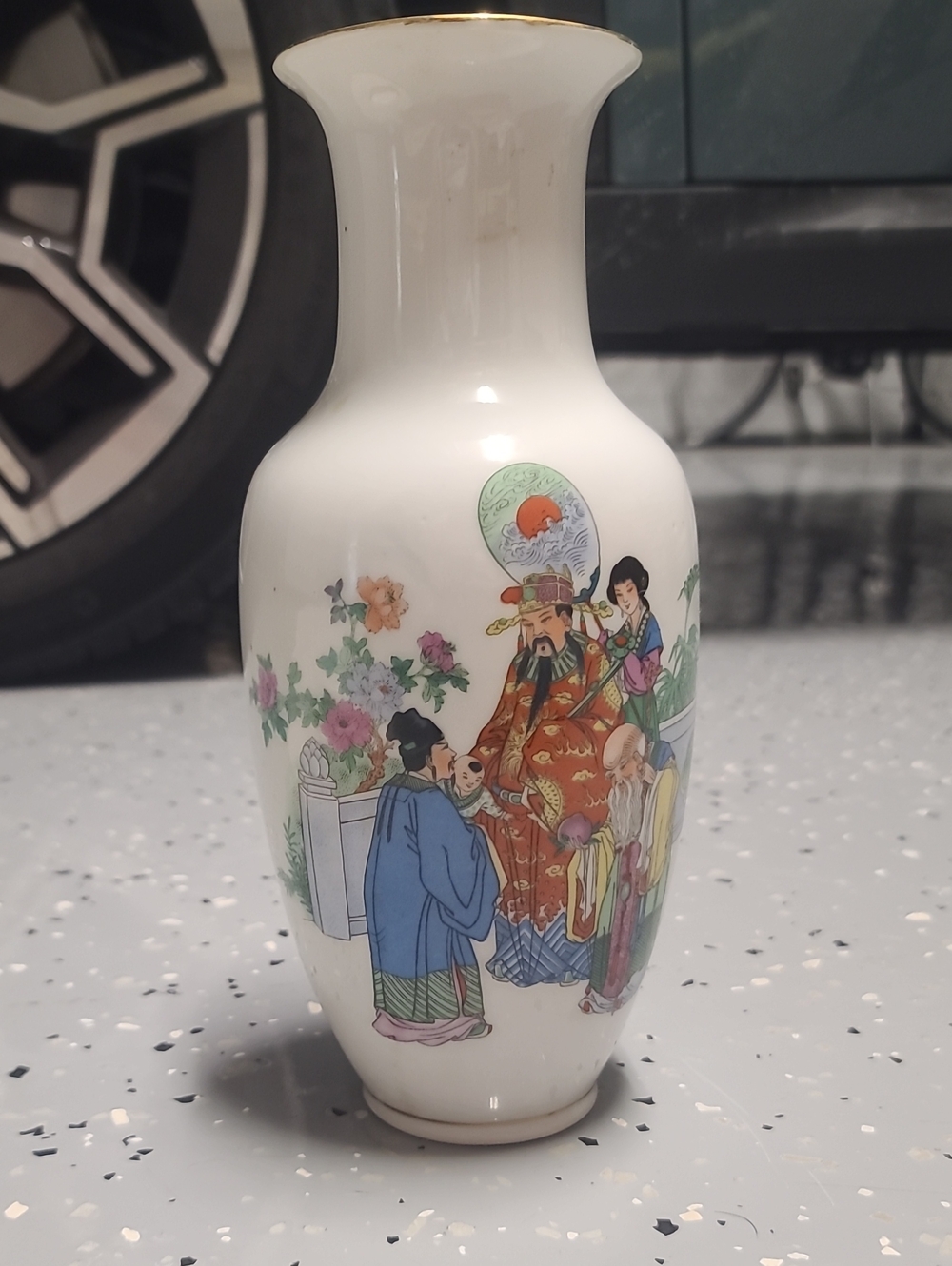 10" Chinese Porcelain Decorative White Gold-Trim Vase